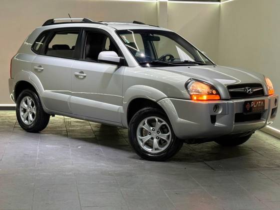HYUNDAI TUCSON 2.0 MPFI GLS 16V 143CV 2WD FLEX 4P AUTOMÁTICO HYUNDAI TUCSON 2.0 MPFI GLS 16V 143CV 2WD FLEX 4P AUTOMÁTICO